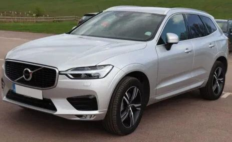 Техническое обслуживание Volvo ХС60 (автомобиль серого цвета)-Технічне обслуговування Volvo ХС60 (автомобіль сірого кольору)