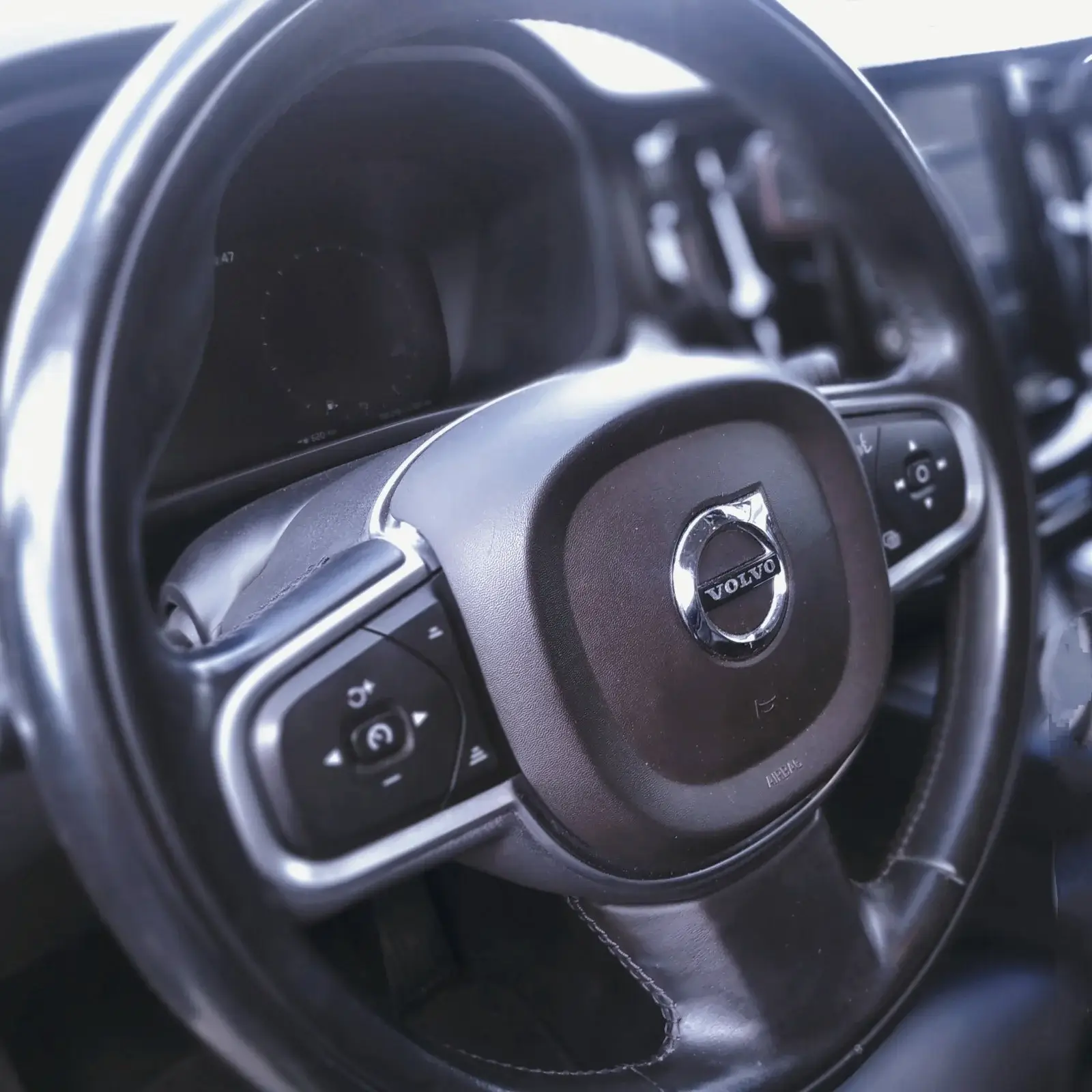 Дрожание рулевого колеса автомобиля Вольво