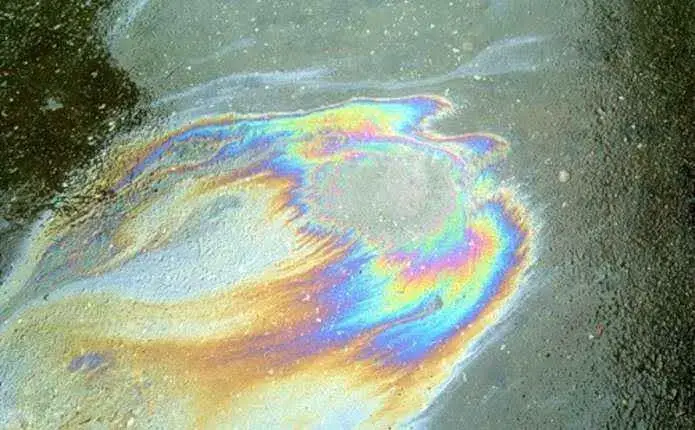 Утечка топлива из бака автомобиля Volvo.Что делать?